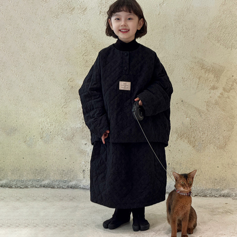 2025冬款女宝宝韩版纯色贴标两件套儿童休闲加厚半身裙复古套装