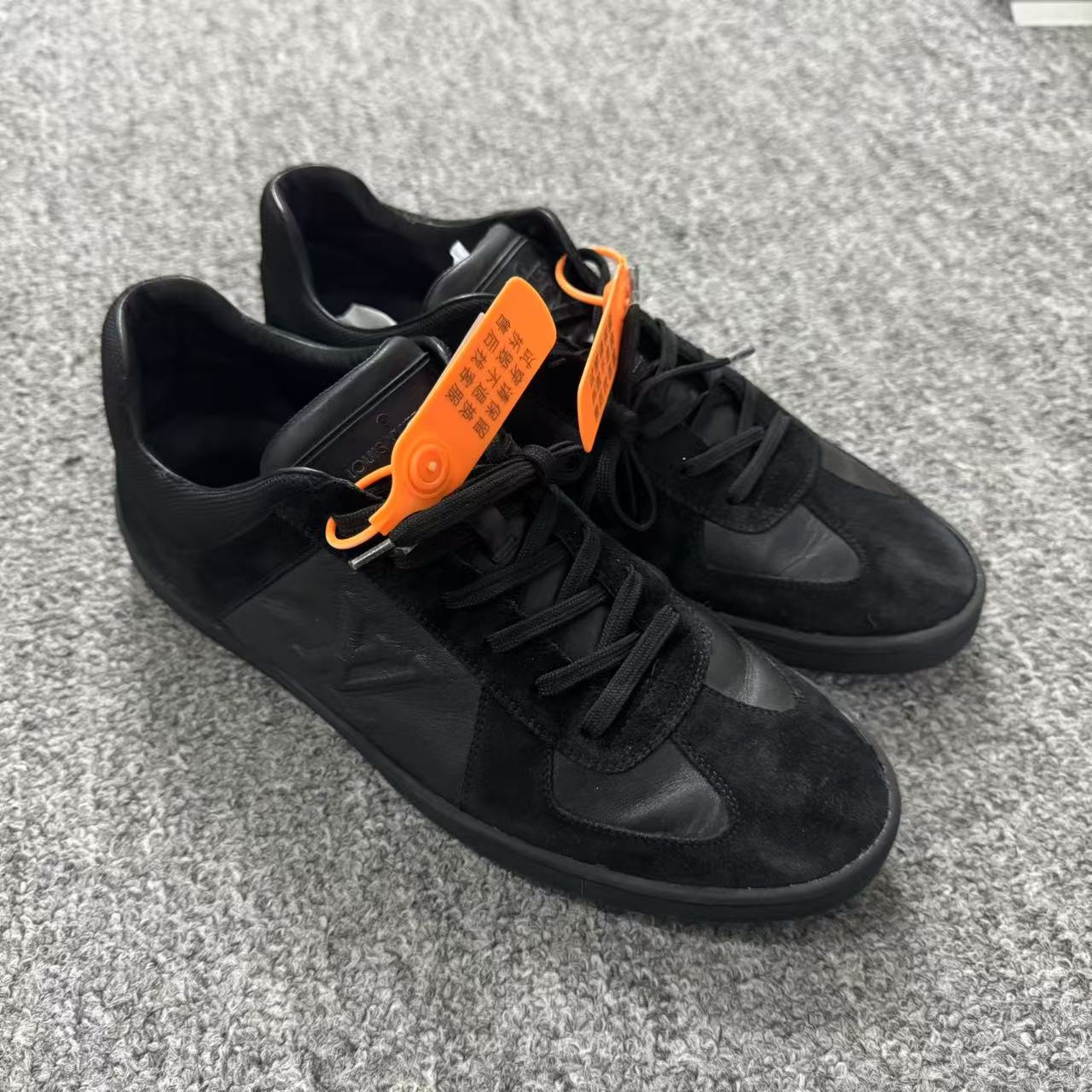 【95新】LV 黑色德训板鞋 42欧码 编号：T537