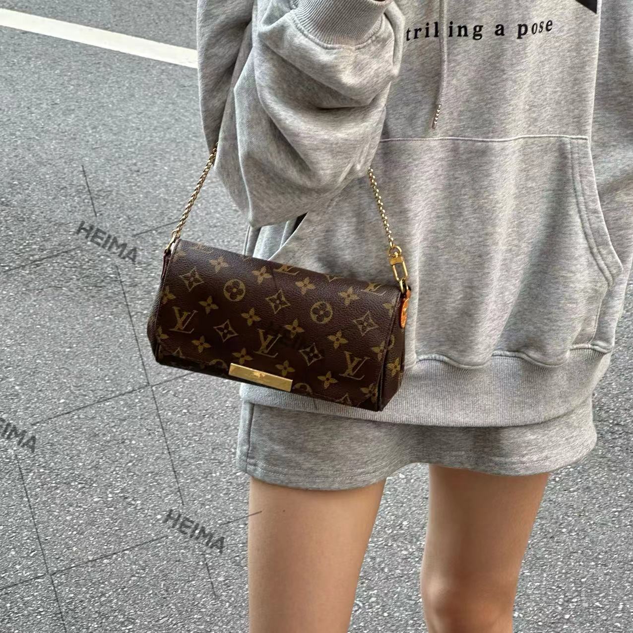 95新 LouisVuitton/路易威登 14549704 LV挚爱中号 24*16