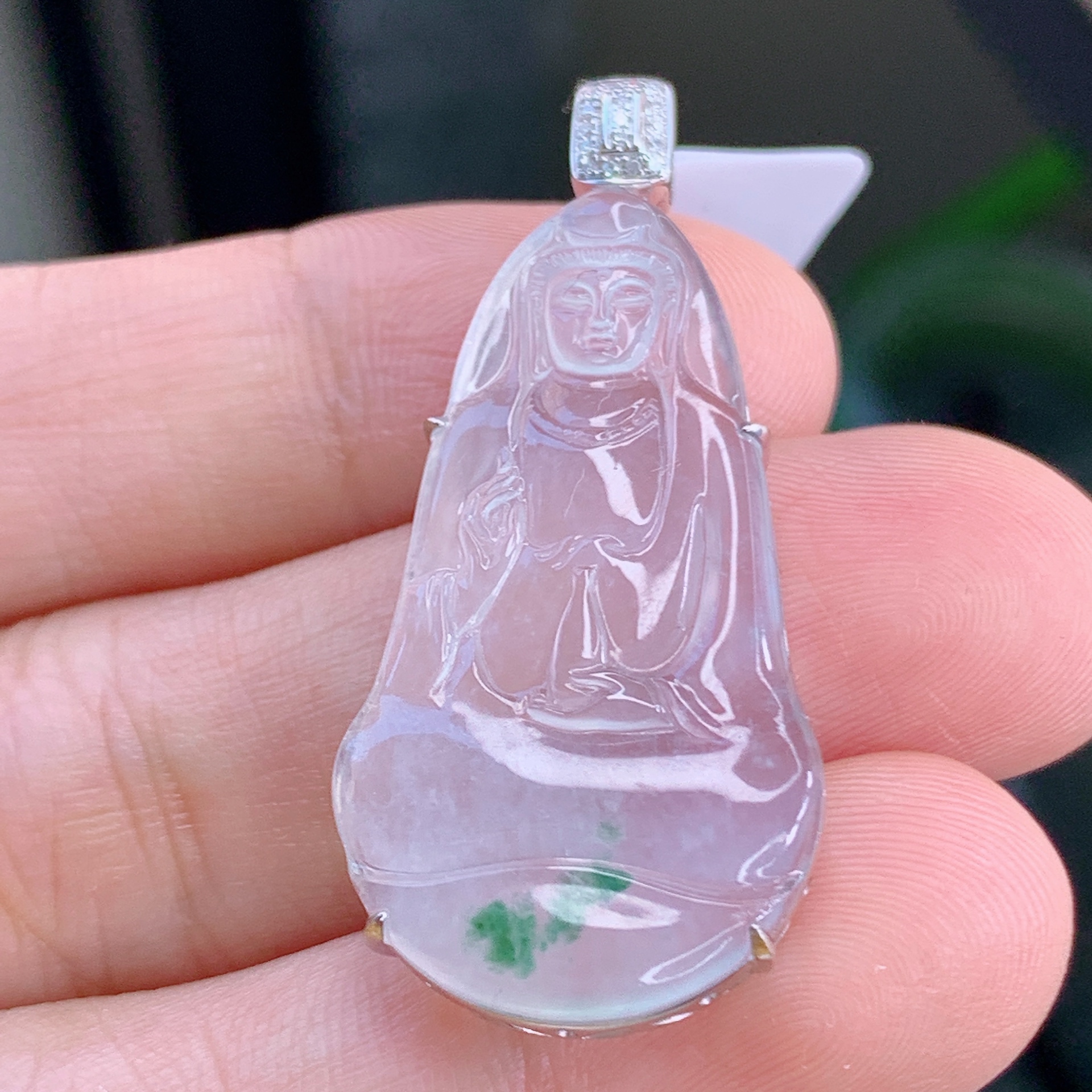 天然缅甸A货冰种飘花翡翠观音镶嵌18k金吊坠精美