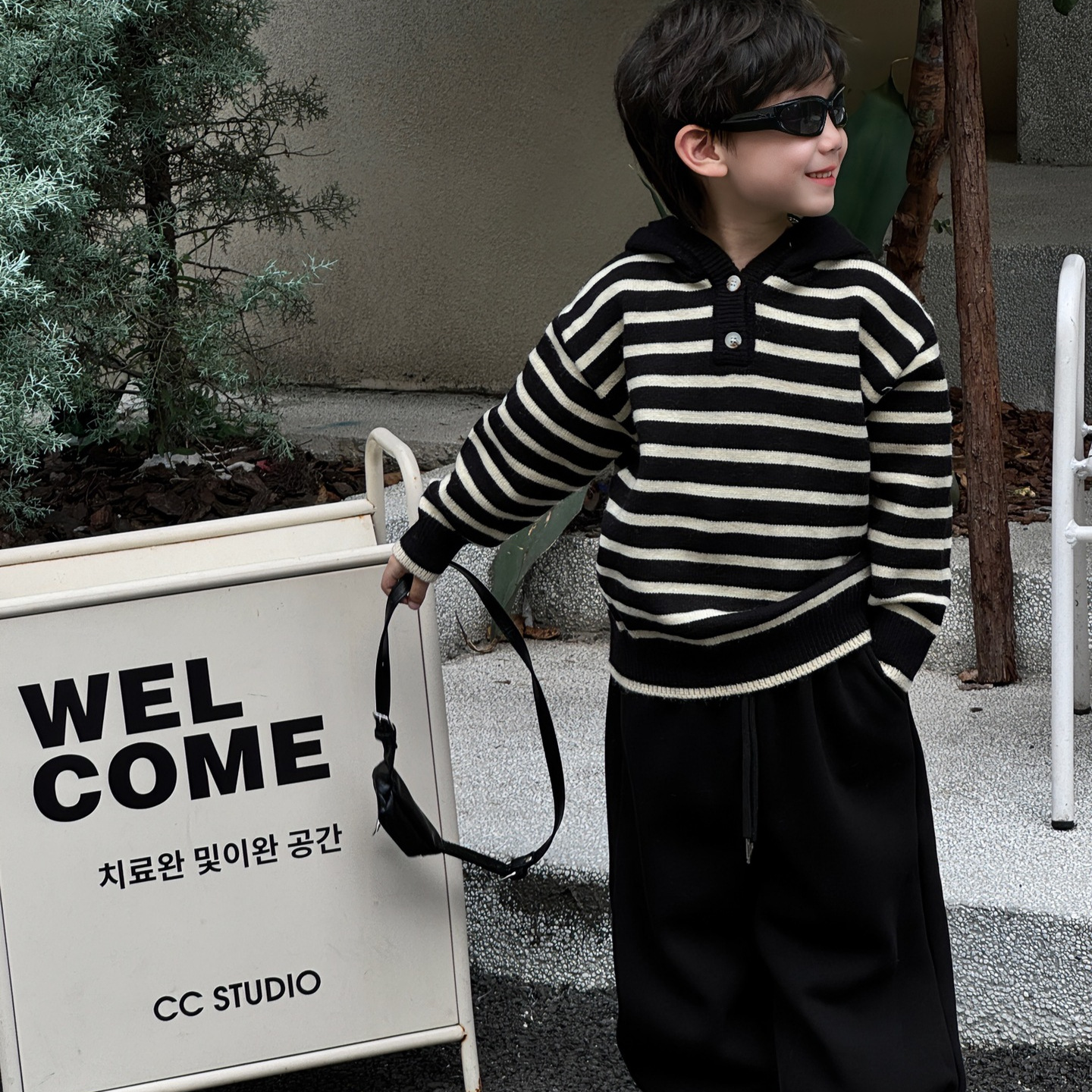 2025冬季新款韩版男童加厚宽松条纹套头连帽毛衣儿童上衣潮