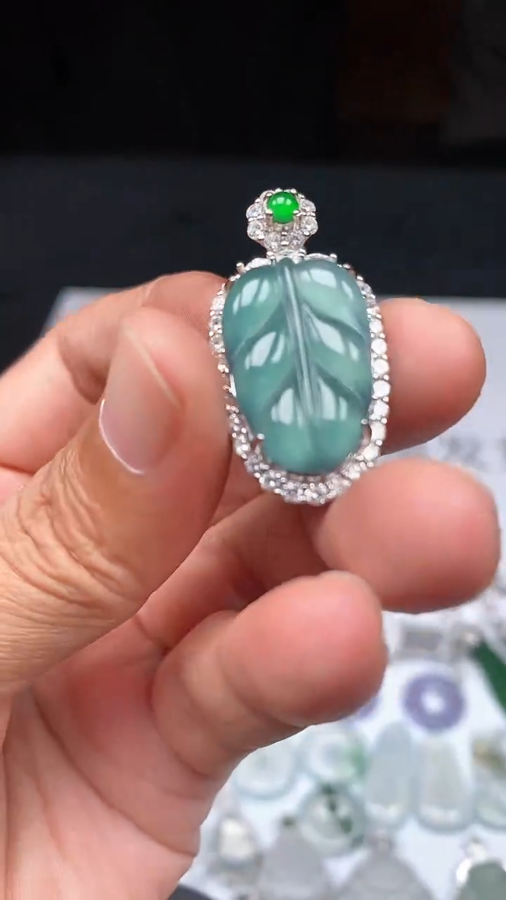 【闪购商品】翡翠颈饰银S925镶嵌翡翠叶子吊坠