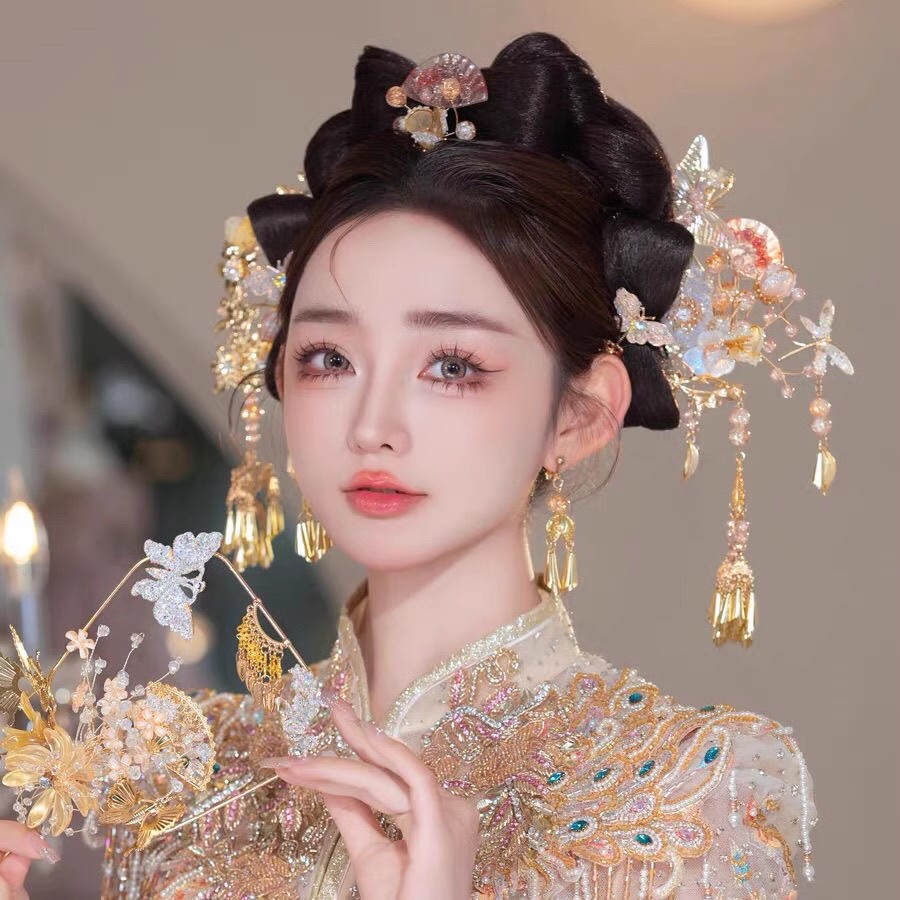 新中式婚礼新娘秀禾汉服浅色古装头饰品水晶蝴蝶步摇发钗汉服发饰