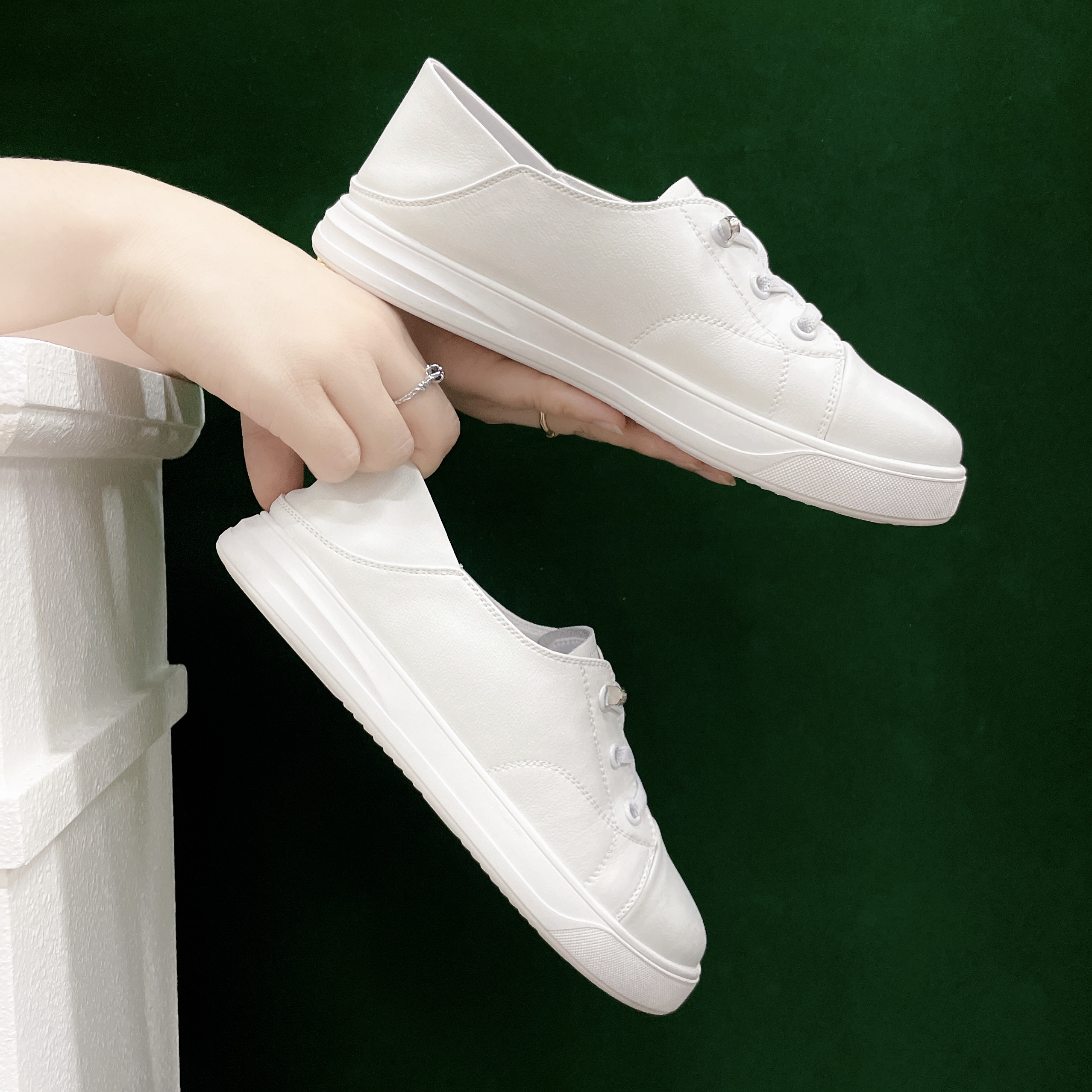 经典女款小白鞋真皮时尚百搭休闲鞋潮鞋小白鞋舒适低帮弹力鞋带