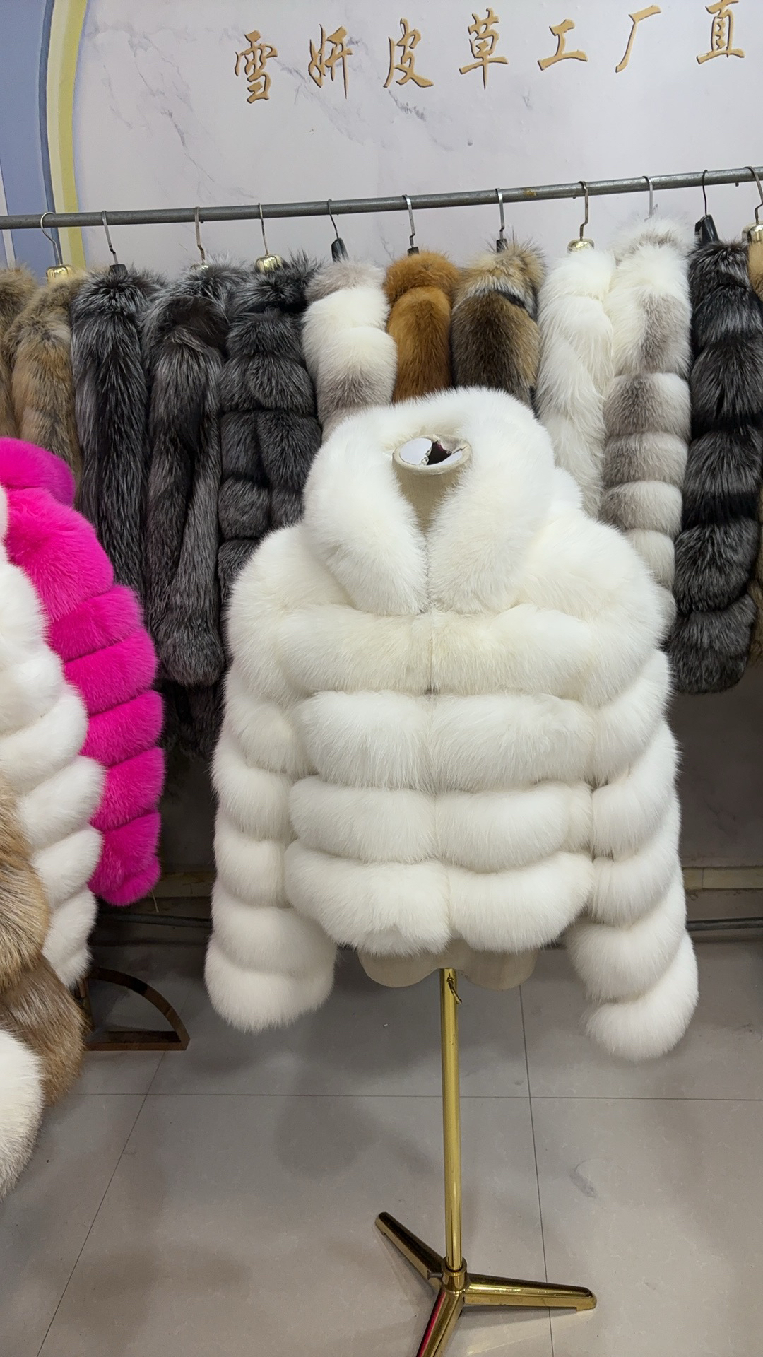 背毛外套女连帽超短款小个子大2023年秋冬新款女短款时尚洋气雪儿