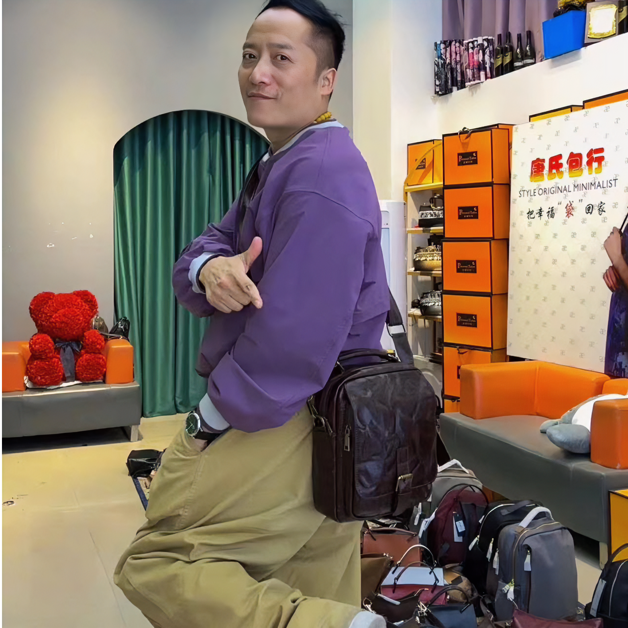 新款时尚休闲运动百搭高品质真皮单肩斜背包  5010