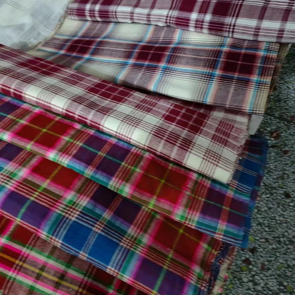 纯手工格子织的土布年代久远默认微瑕，拍前联系客服挑选床单