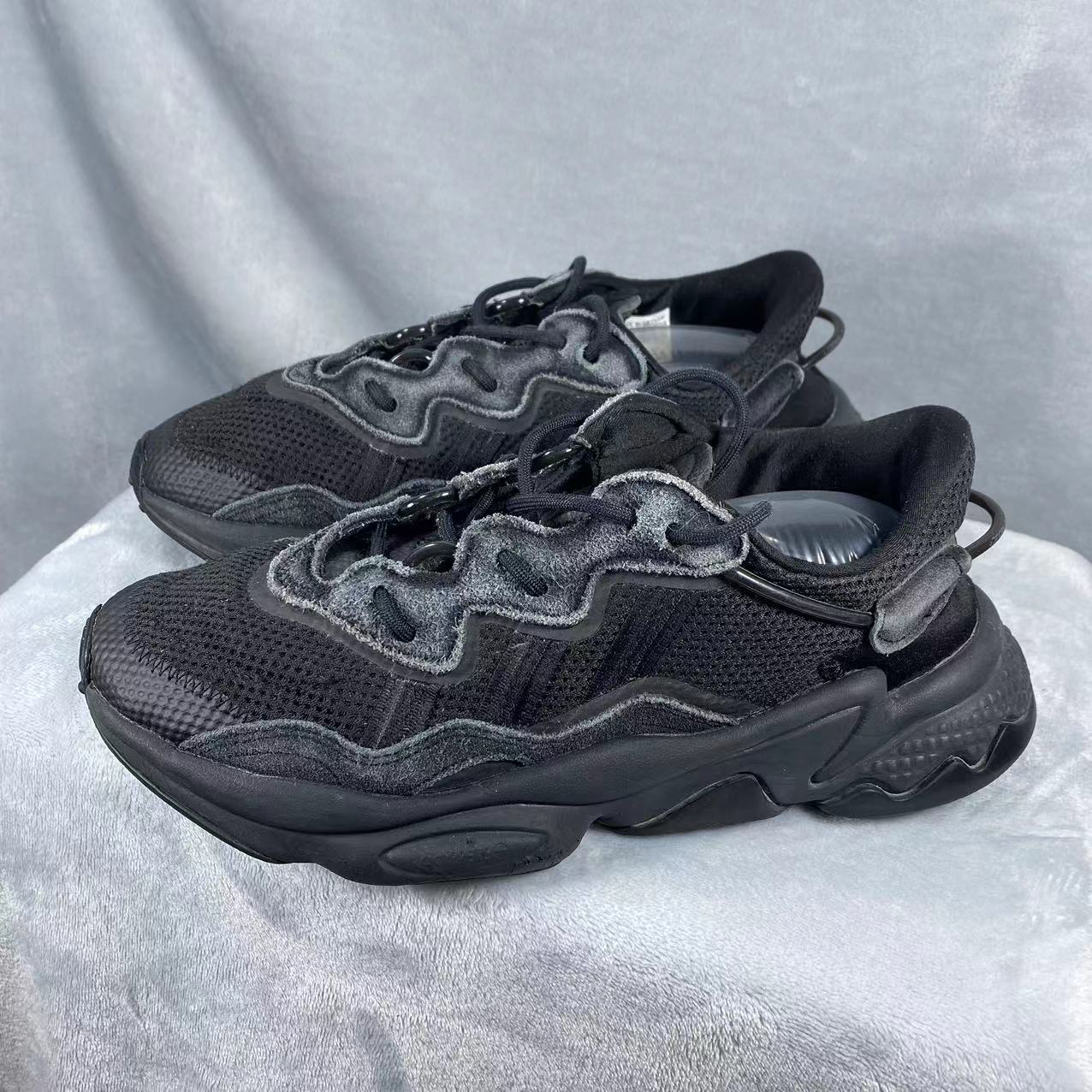 40.5码 八成新以上 Adidas三叶草OZWEEGO黑武士纯黑老爹鞋跑步鞋
