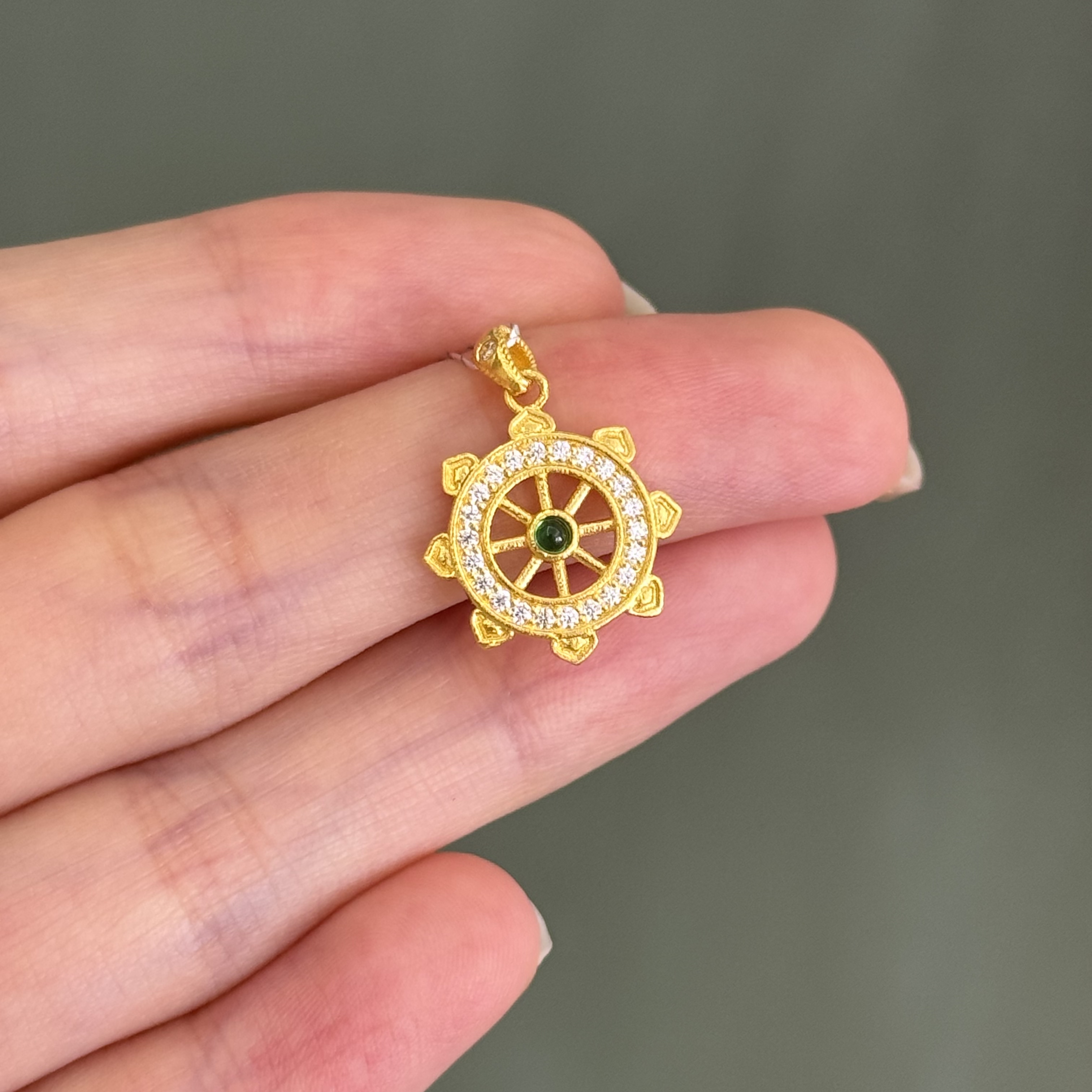 点钻船舵吊坠 足金999爆款精致时尚气质黄金吊坠