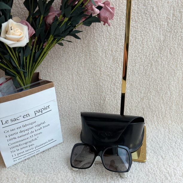 95新 FENDI/芬迪 芬迪墨镜有盒子jx