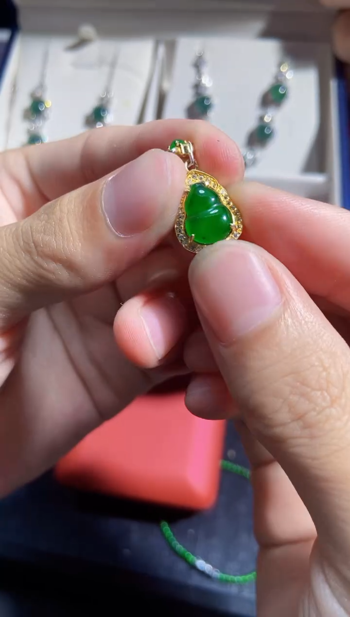 【闪购商品】翡翠挂件未镶嵌0613012961