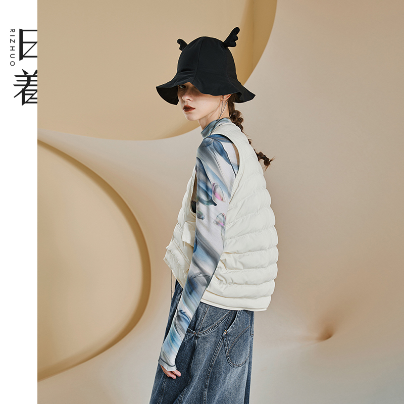 日着原创设计女装秋冬季时尚百搭轻薄休闲短款羽绒马夹女RC3254Y2