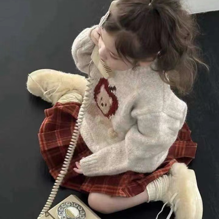 2024新款童装网红爆款韩森系时尚穿搭百搭韩版卡通冬季羊羔绒