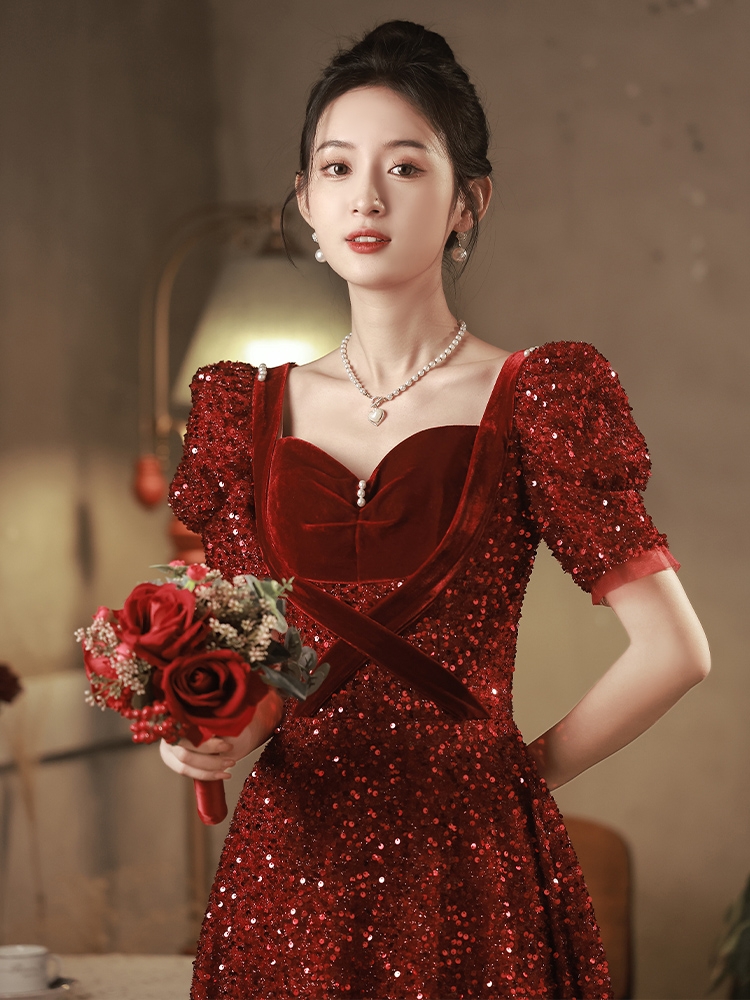 敬酒服新娘新款酒红色亮片晚礼服订婚轻奢主持人礼服