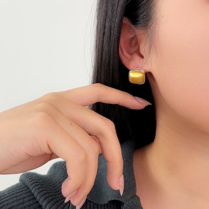 铜合金耳饰 金色复古时尚拉丝小方扣耳钉女2024新款爆款高级感