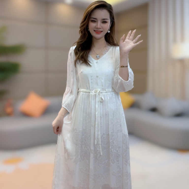 《静静心选》白色黑色顺宇提花宽松系带真丝连衣裙 90366