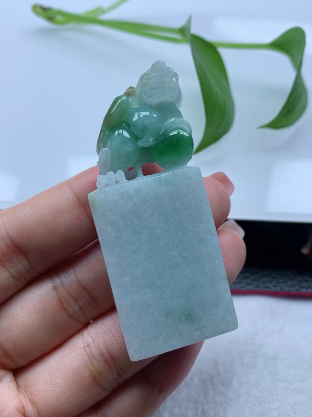 天然翡翠A货黄加绿招财貔貅印章 62.3/26/12.3