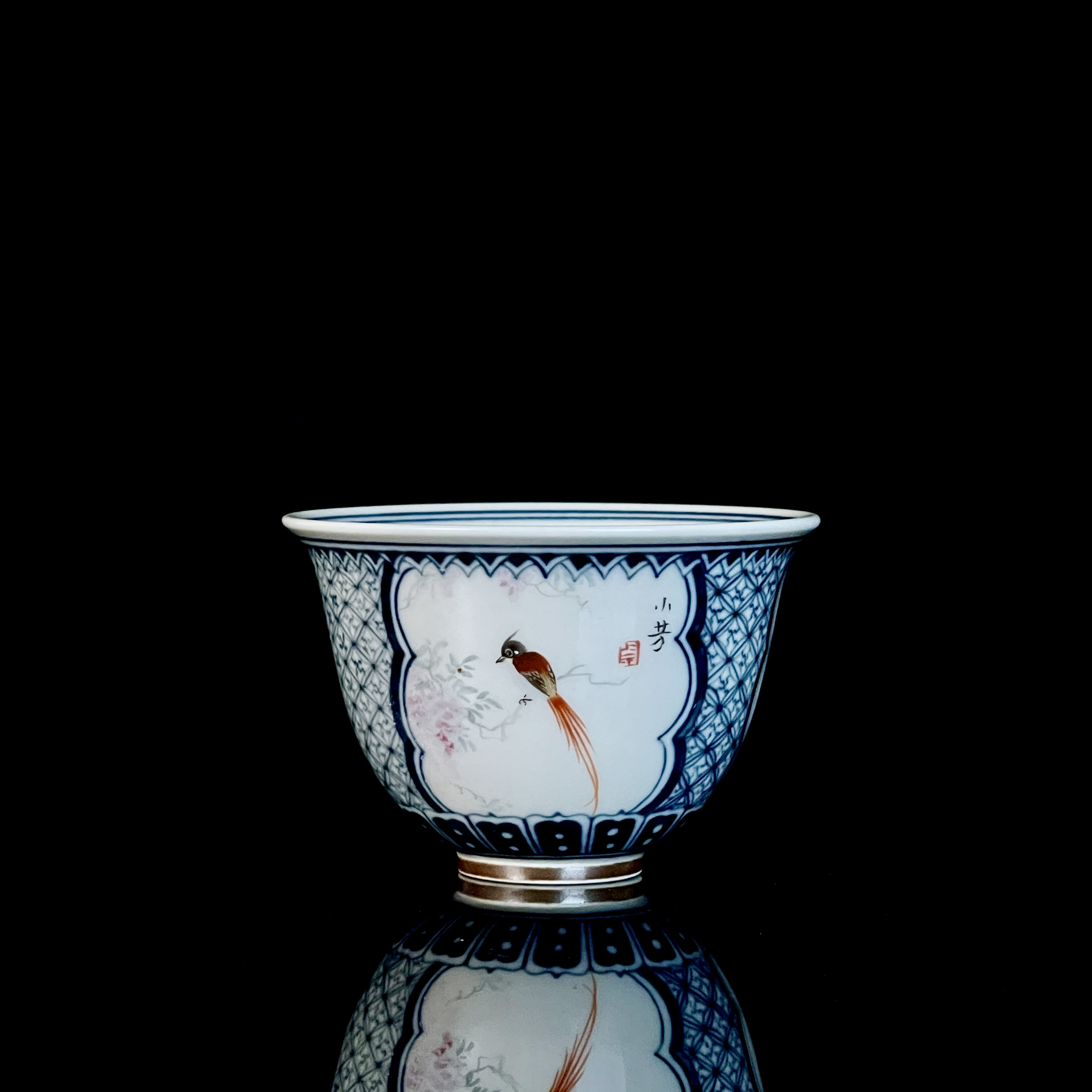 等于堂柴烧出品，小芳老师手绘，三面开窗花鸟杯，容量70毫升