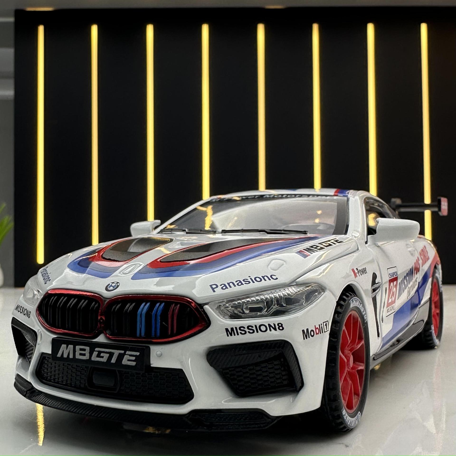 潮玩合金汽车模型1:32宝马M8 GTE赛道版仿真收藏摆件声光玩具跑车