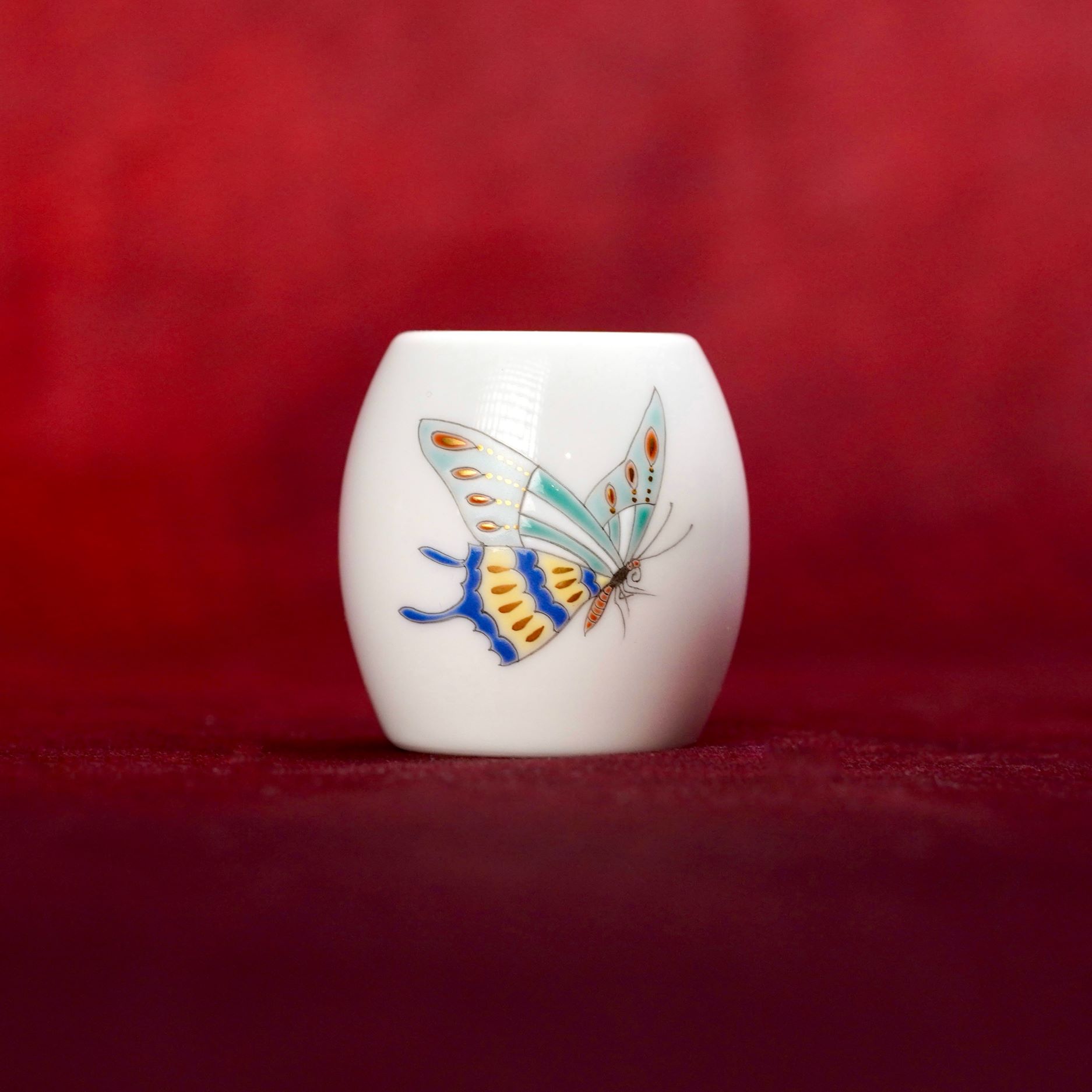 景德镇瓷器  洪华山作品  蝴蝶盖置 