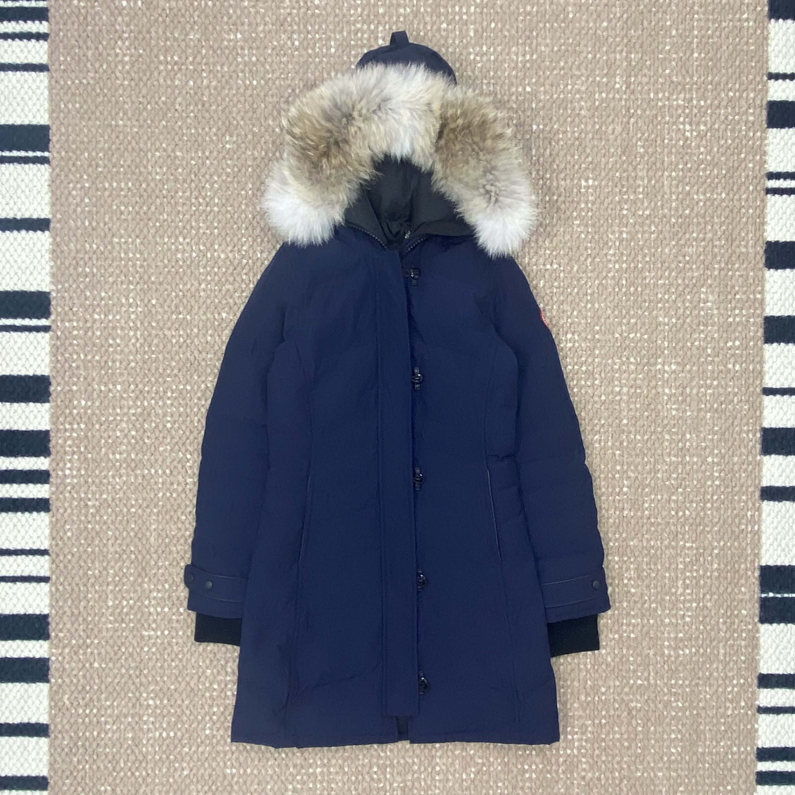 未使用 CANADA GOOSE 加拿大鹅Lorette派克女款蔚洋蓝连帽羽绒服