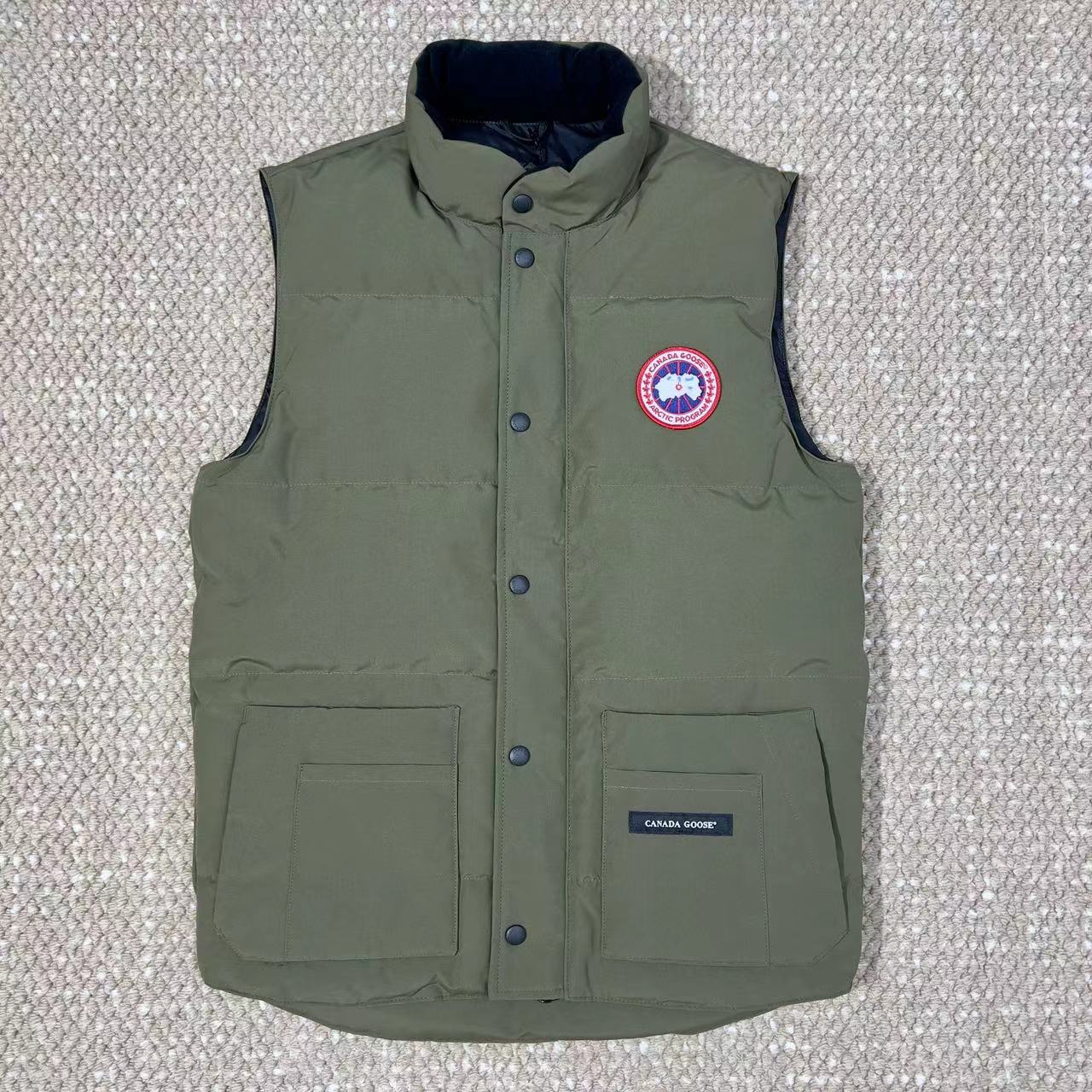 全新未使用 加拿大鹅 Canada Goose 大鹅Freestyle Crew羽绒马甲