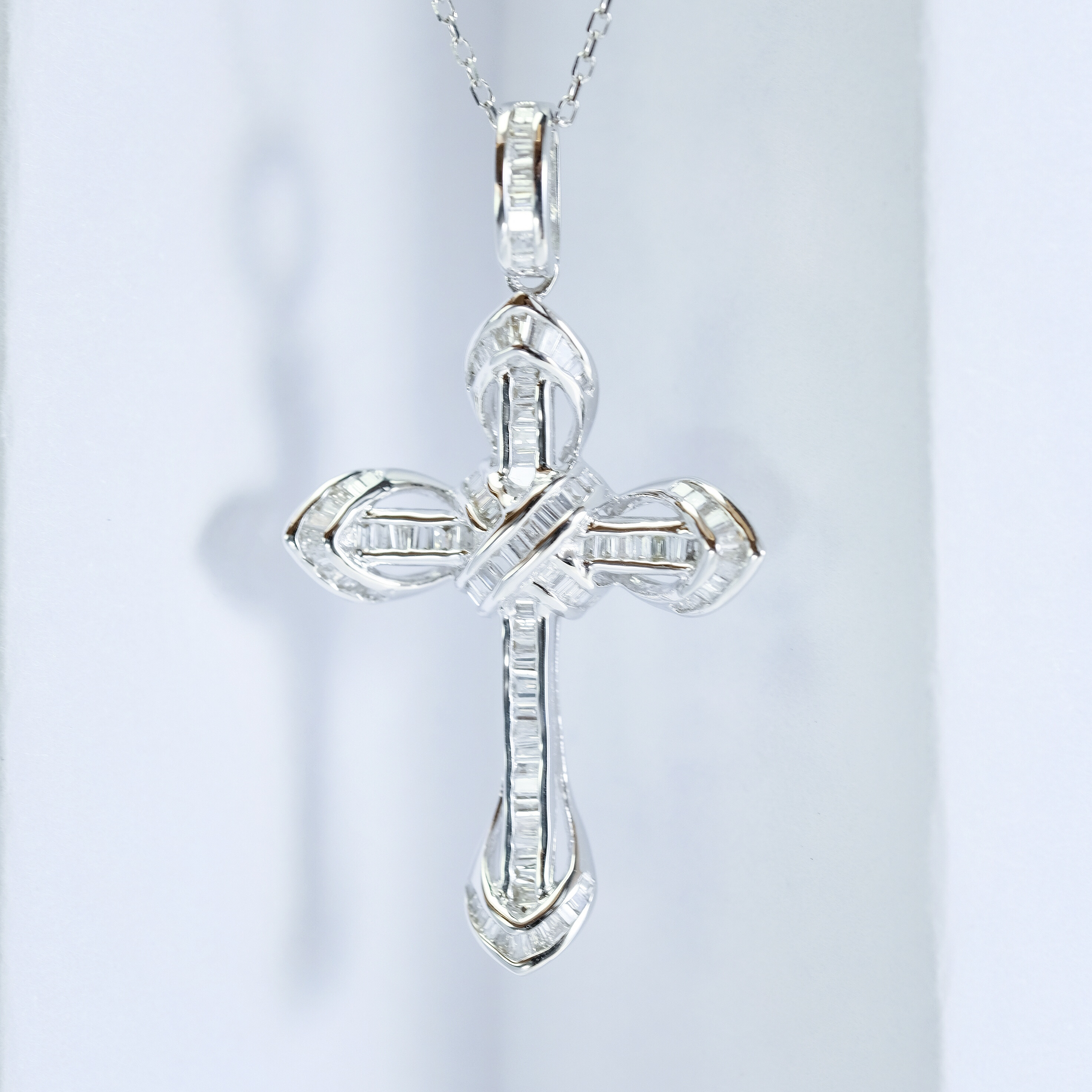 【50分 永恒守护】18k镶嵌男女都可配戴百搭欧美时尚轻奢满钻经典