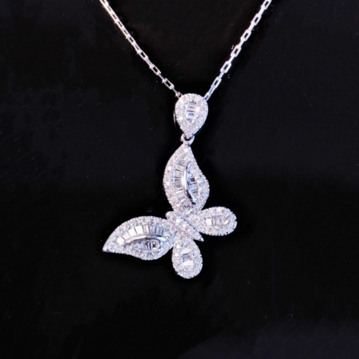 【重金版】18k钻石蝴蝶吊坠满屏幕的好看品质白 40