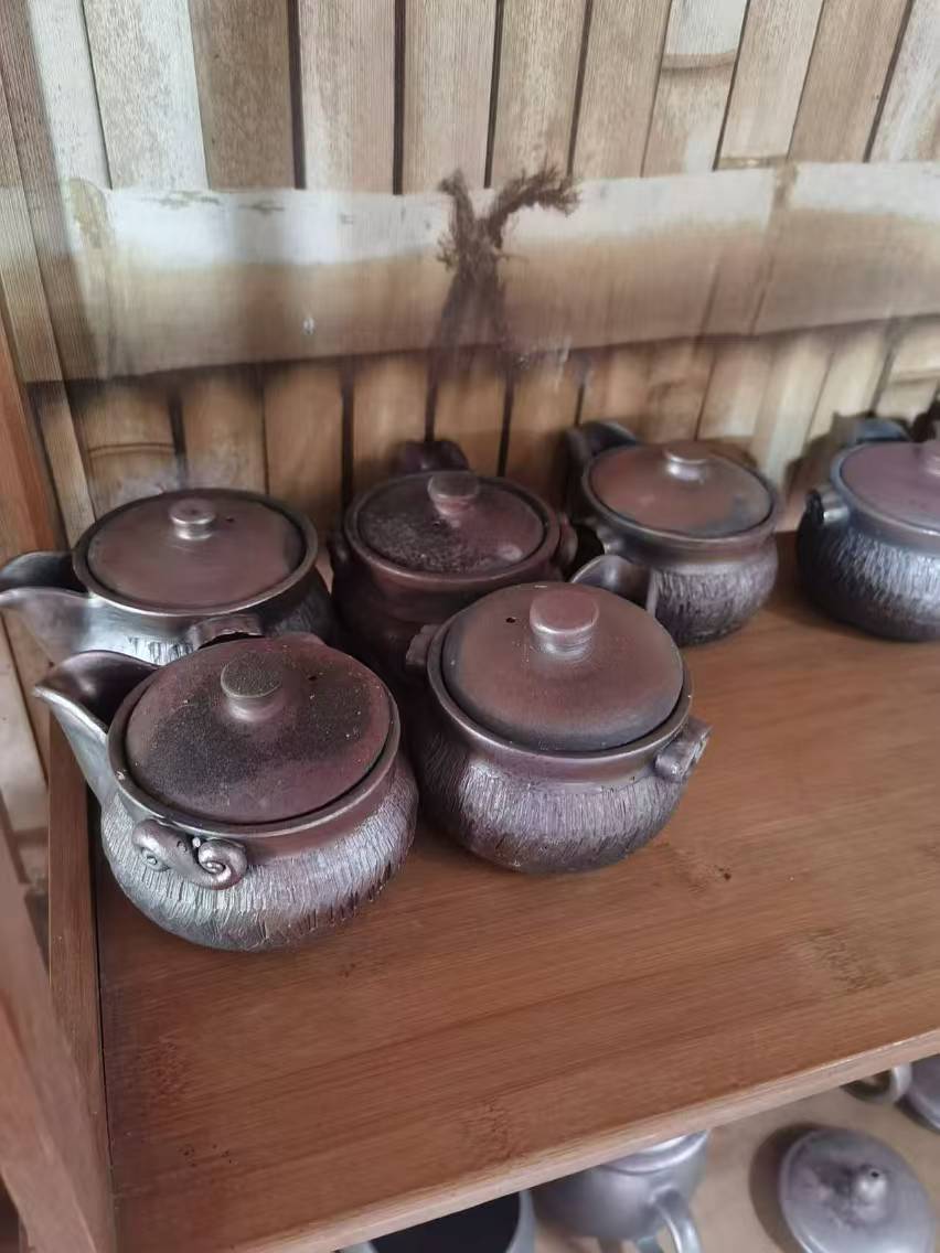 柴烧瑕疵宝瓶随机发货，有缺裂鼓包等但不漏水，不提要求不退不换