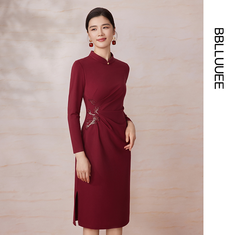 【精致刺绣礼服】粉蓝衣橱新年穿搭新款暗纹针织改良旗袍女连衣裙