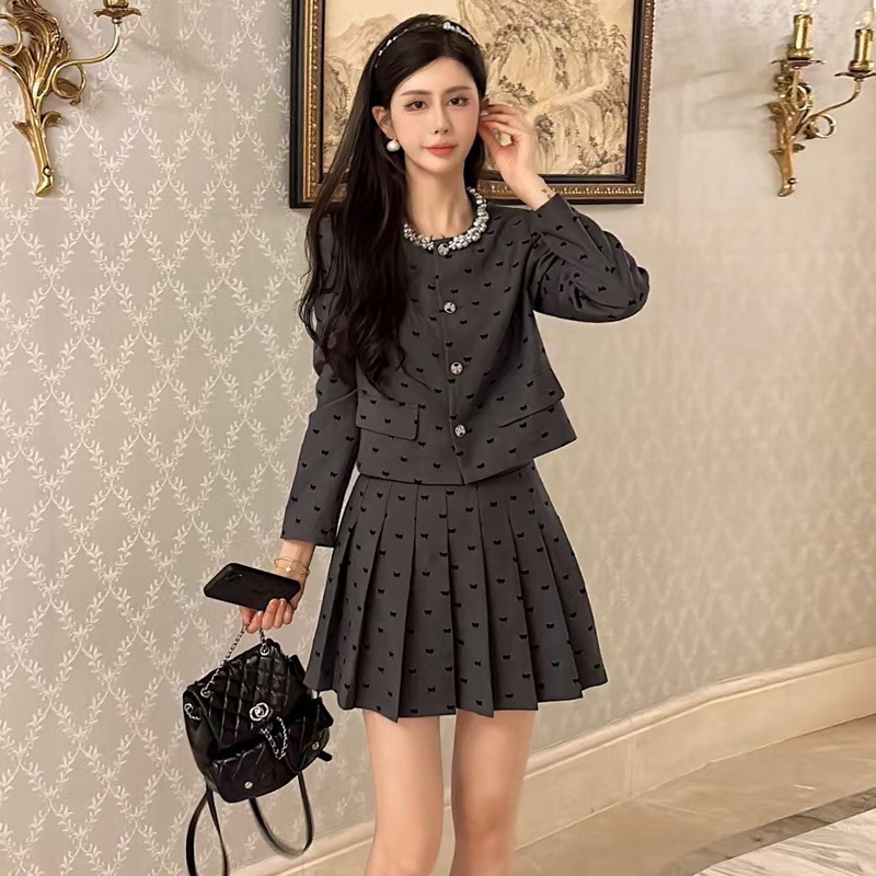 轻奢名媛蝴蝶结钉珠小香风时尚套装2025秋季新品百搭显瘦短外套