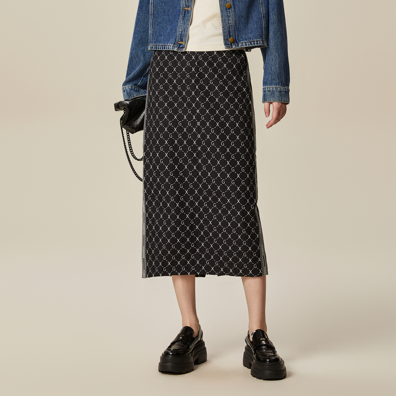 XG雪歌织带拼接高腰开叉半身裙春季新款满版字母印花中长裙女