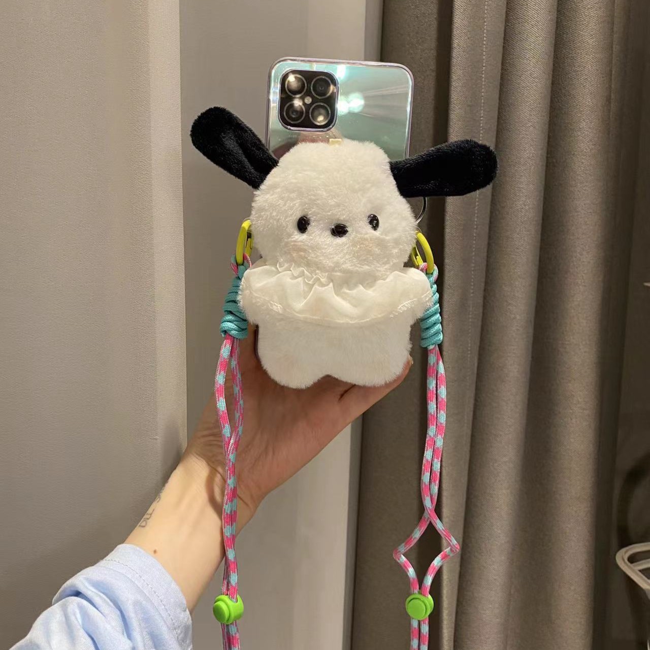 卡通手机通用背夹斜挎挂绳装饰可爱毛绒娃娃挂件零钱包公仔斜跨