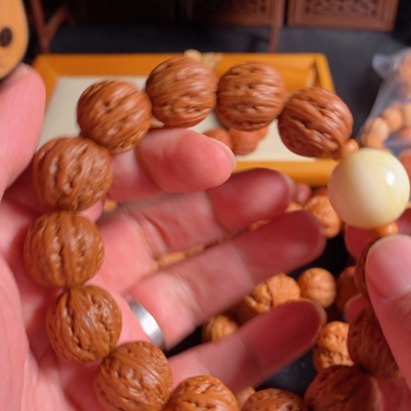 【闪购商品】文玩核桃手串疯*花