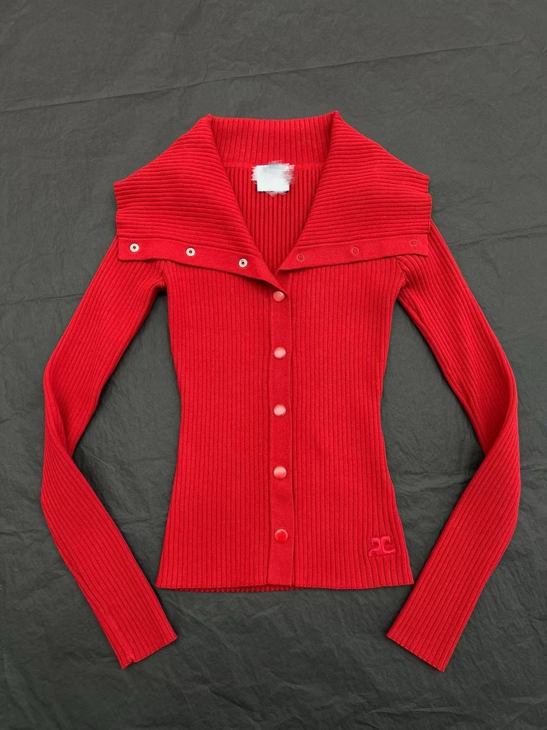 XUAN · 圣诞红针织上衣