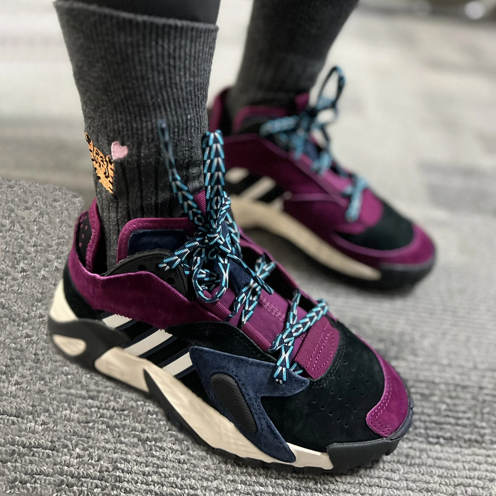 【推荐】阿迪达斯女休闲鞋经典舒适户外运动百搭STREETBALL J 5148