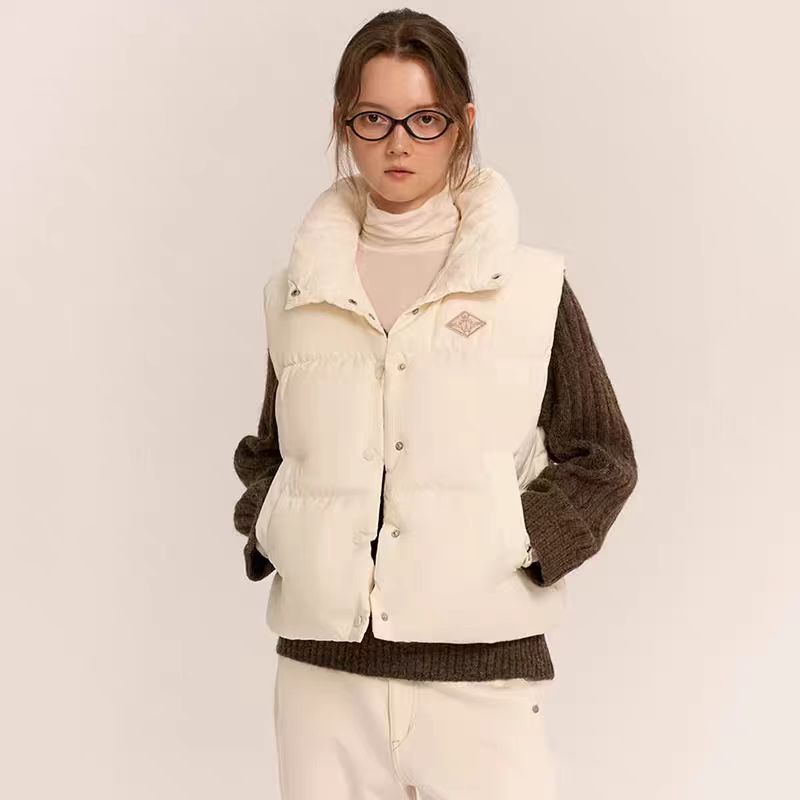 TeenieWeenie小熊2024冬季短款羽绒马甲羽绒服外套女TTJD24OT14Z