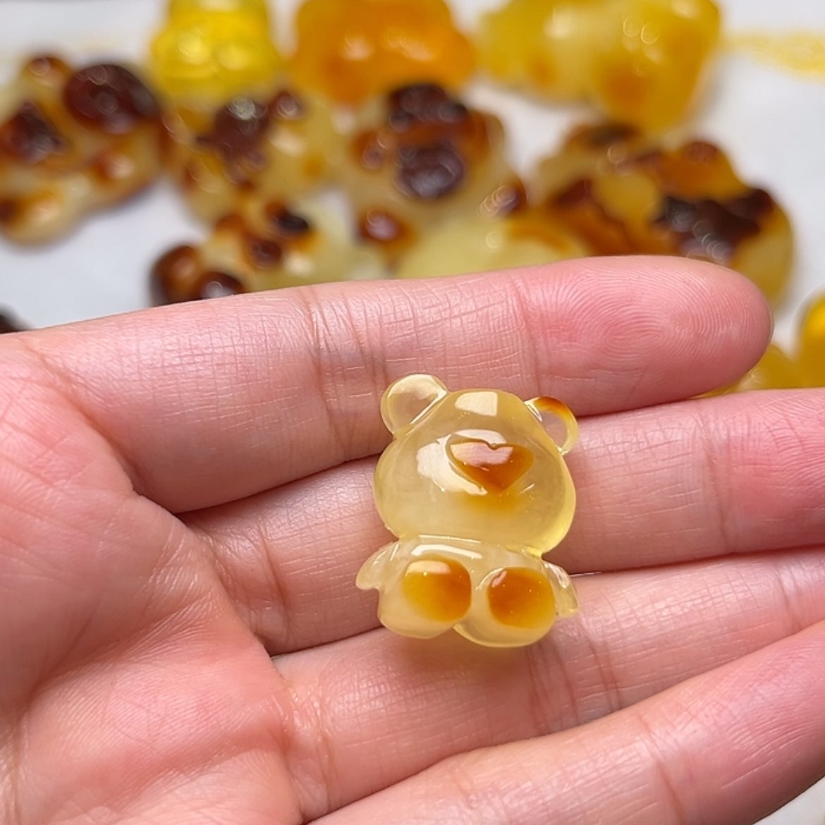 【闪购商品】琥珀颈饰未镶嵌?**丫