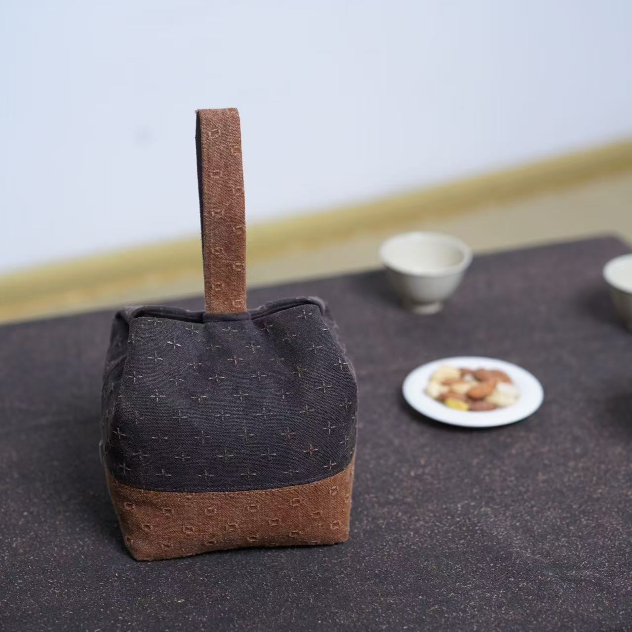 欣蚕居-十字纹柞蚕丝香云纱茶茶事包-十字纹多功能布包