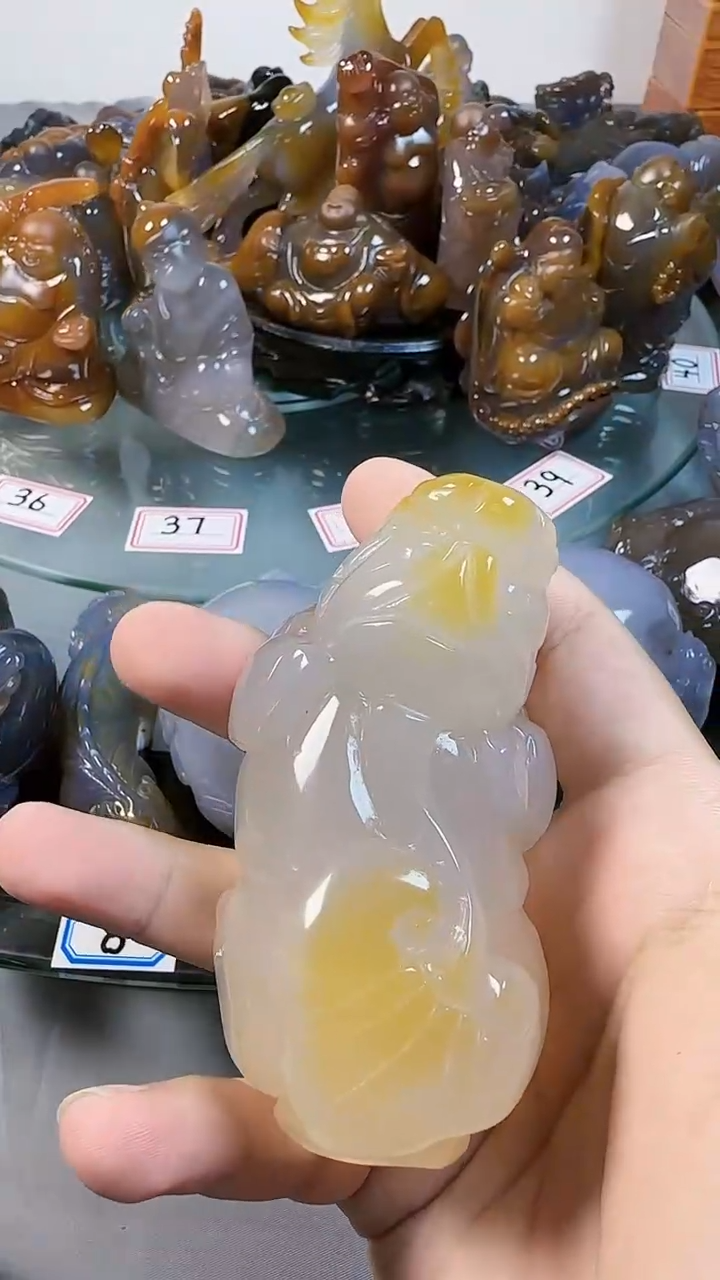 【闪购商品】玛瑙/玉髓手把件未镶嵌貔貅