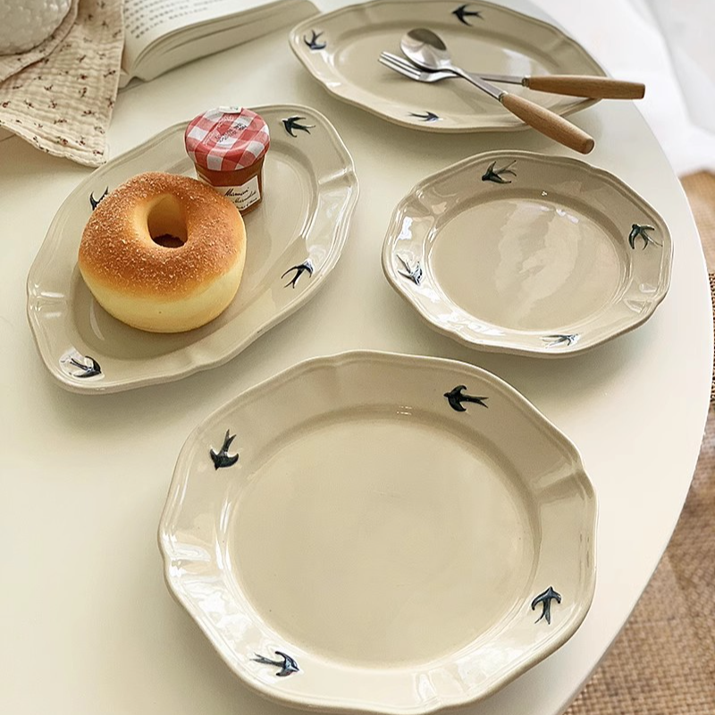 ins风创意手绘燕子盘子盘釉下彩家用陶瓷甜品点心盘早餐盘水果盘