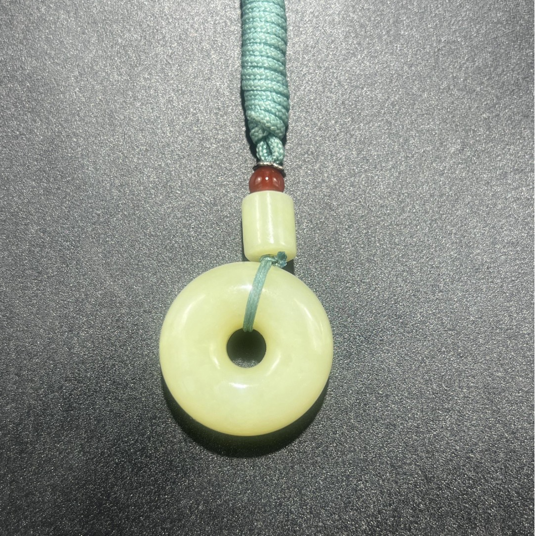 和田玉黄口面包扣白色时尚百搭复古黄色精美项坠鸡油黄 00057