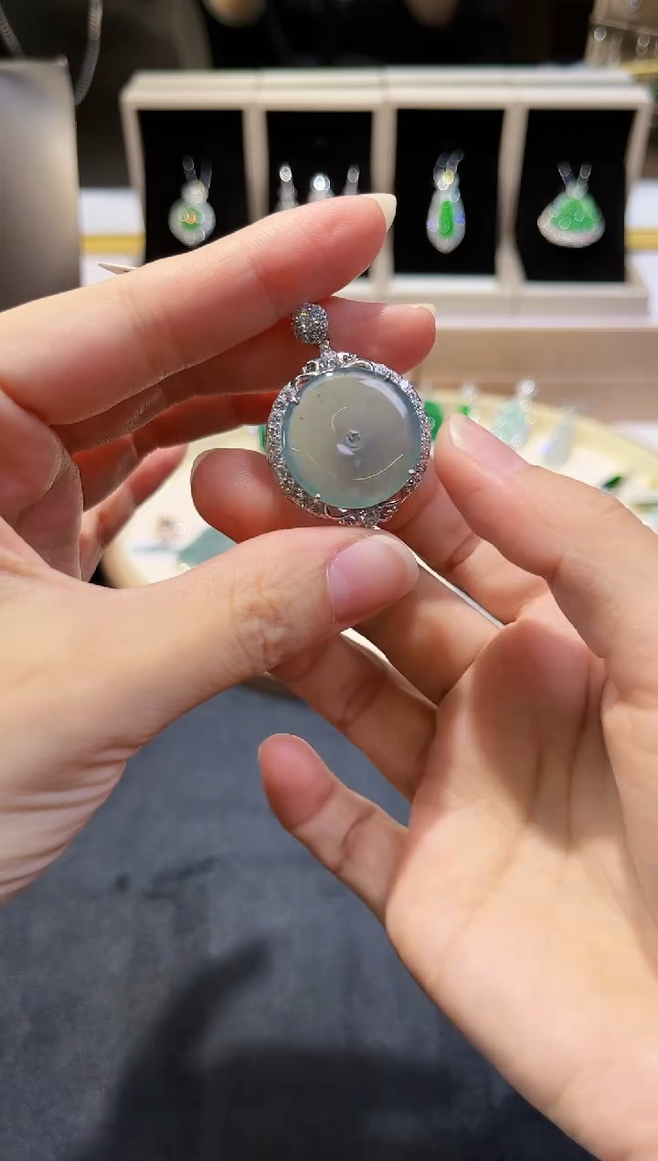 【闪购商品】翡翠吊坠(赠链)银S925镶嵌平安扣吊坠