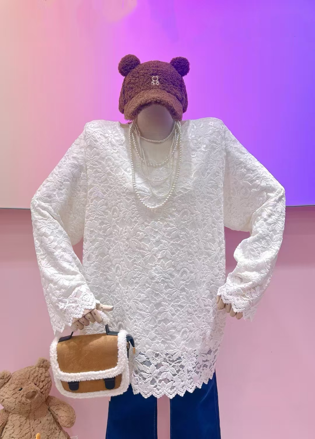 云朵家 - 冬季新款时尚百搭显瘦版v领蕾丝打底衫上衣 均码