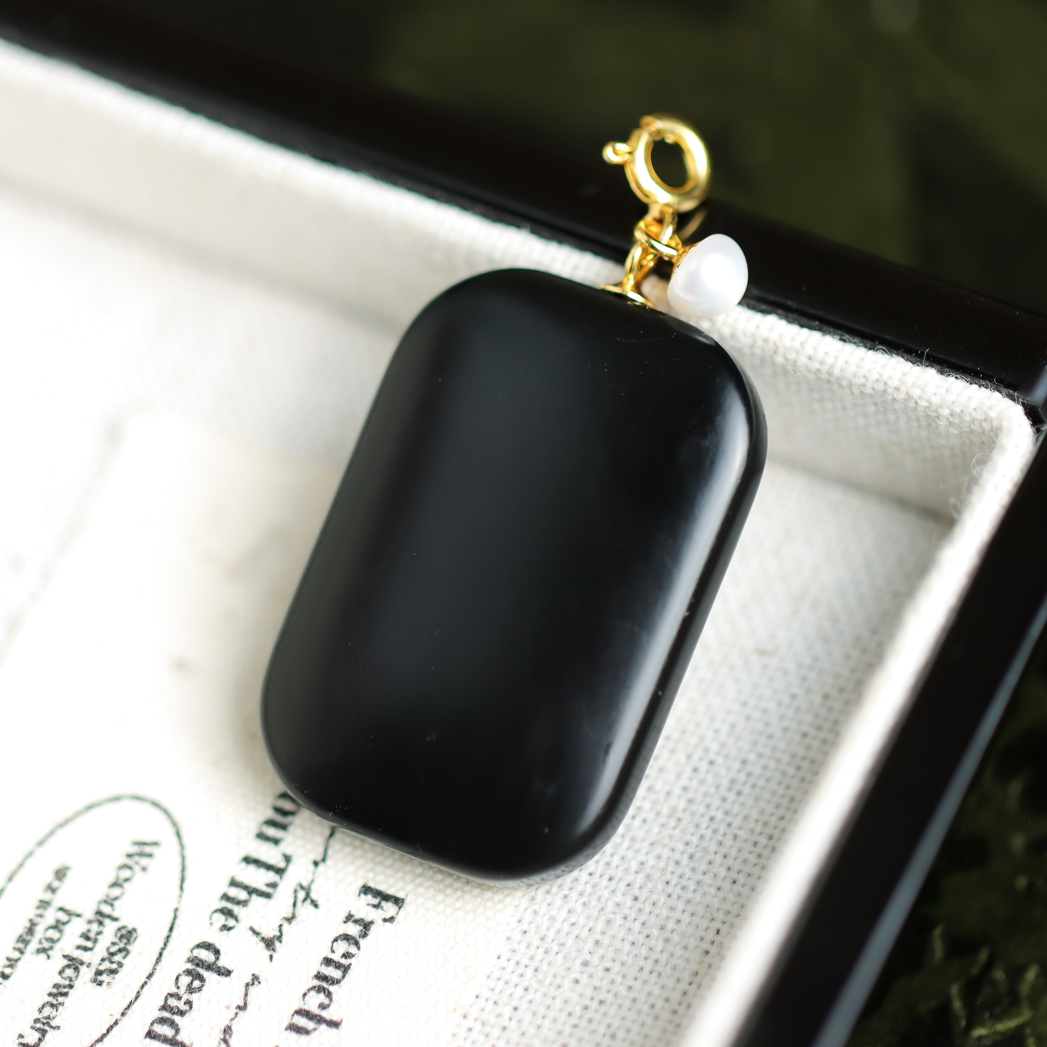 墨玉S925银镀金镶嵌平安无事牌民族风女款吊坠（不含链）