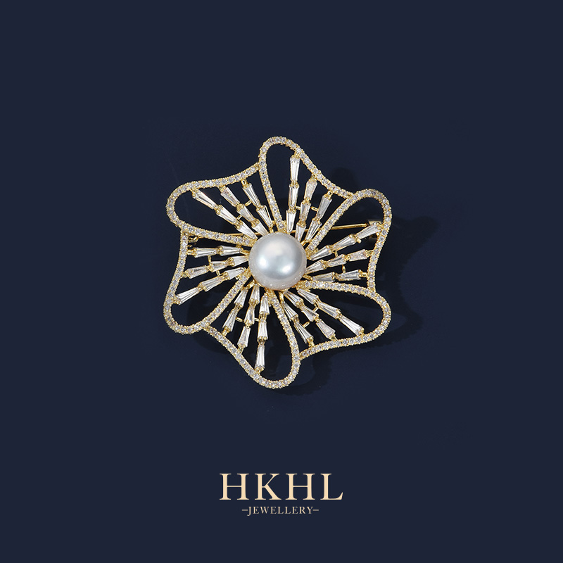 铜合成锆石胸针 HKHL 绚烂山茶花胸针女士气质轻奢高档高级感秋