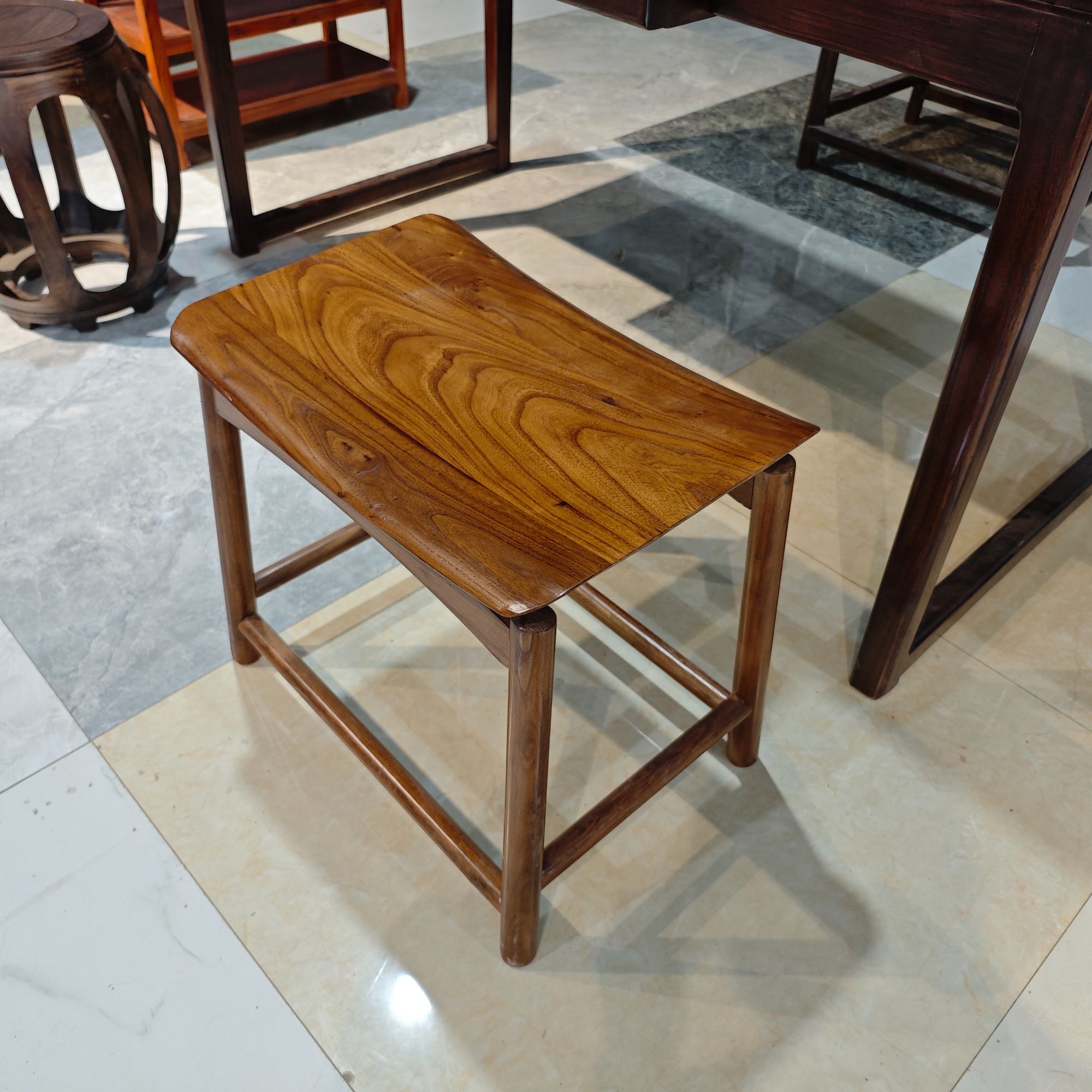 新中式实木家用木板凳方凳老榆木禅意茶凳换鞋凳马鞍化妆凳元宝凳