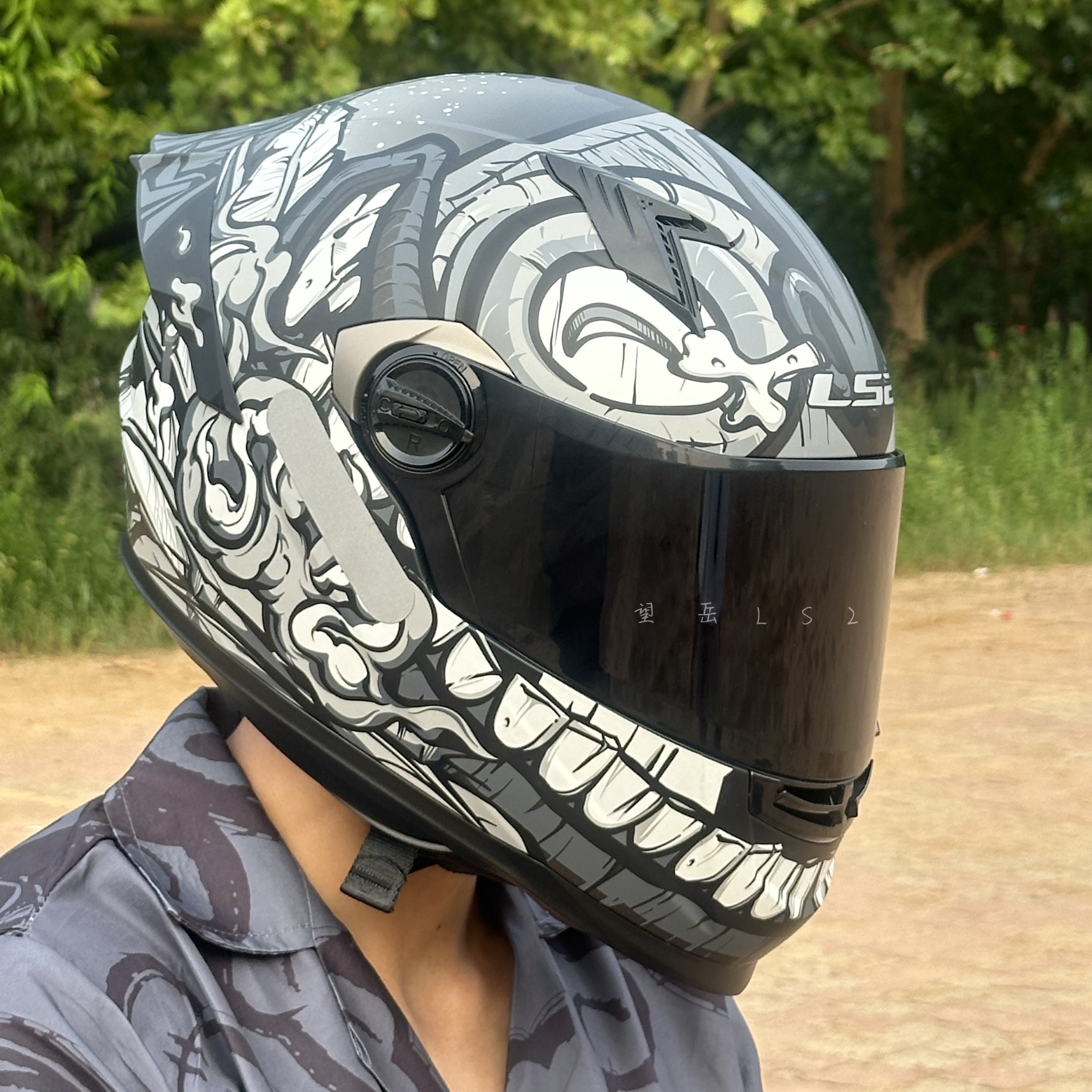 LS2ff300 骑行头盔尾翼男夏全盔头盔女四季通用3C认证