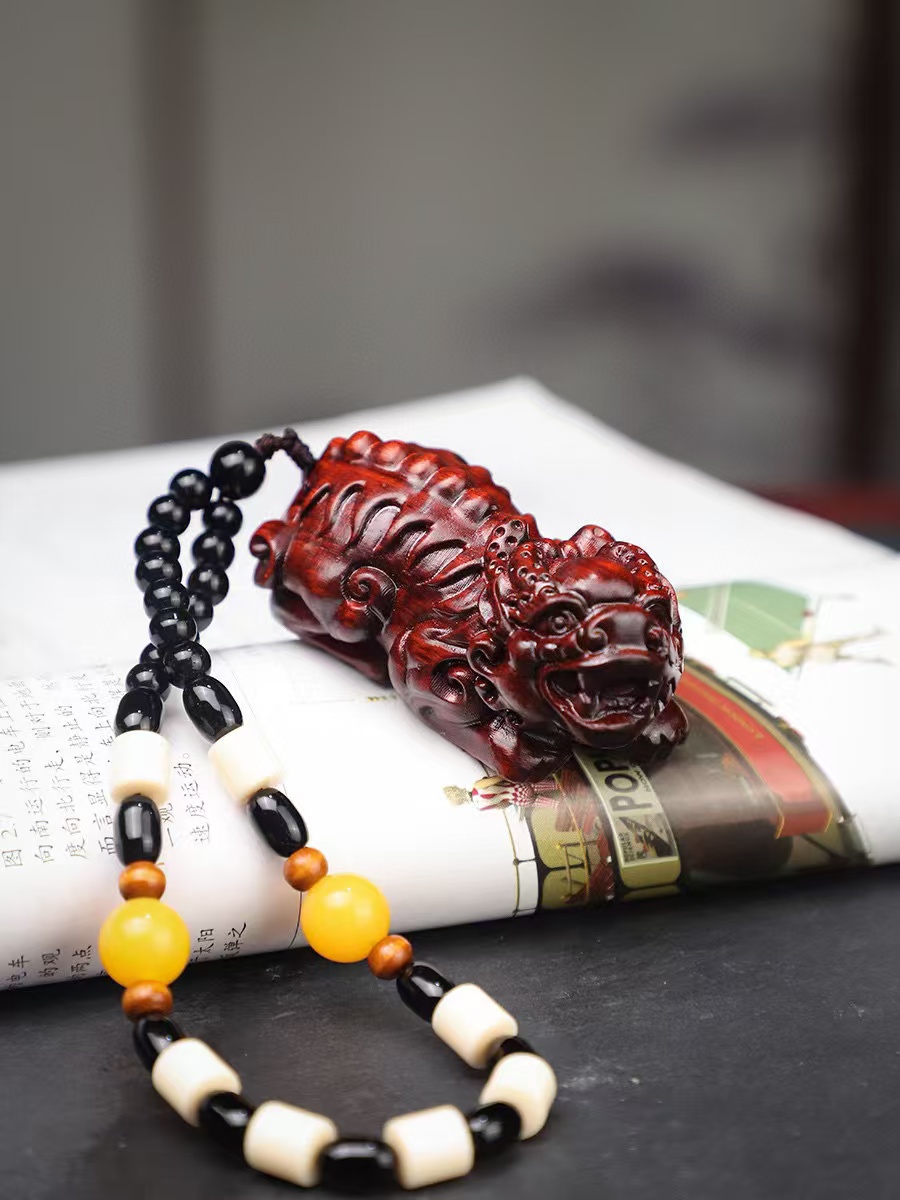 紫檀木雕刻貔貅手把件挂件（盘玩袋）