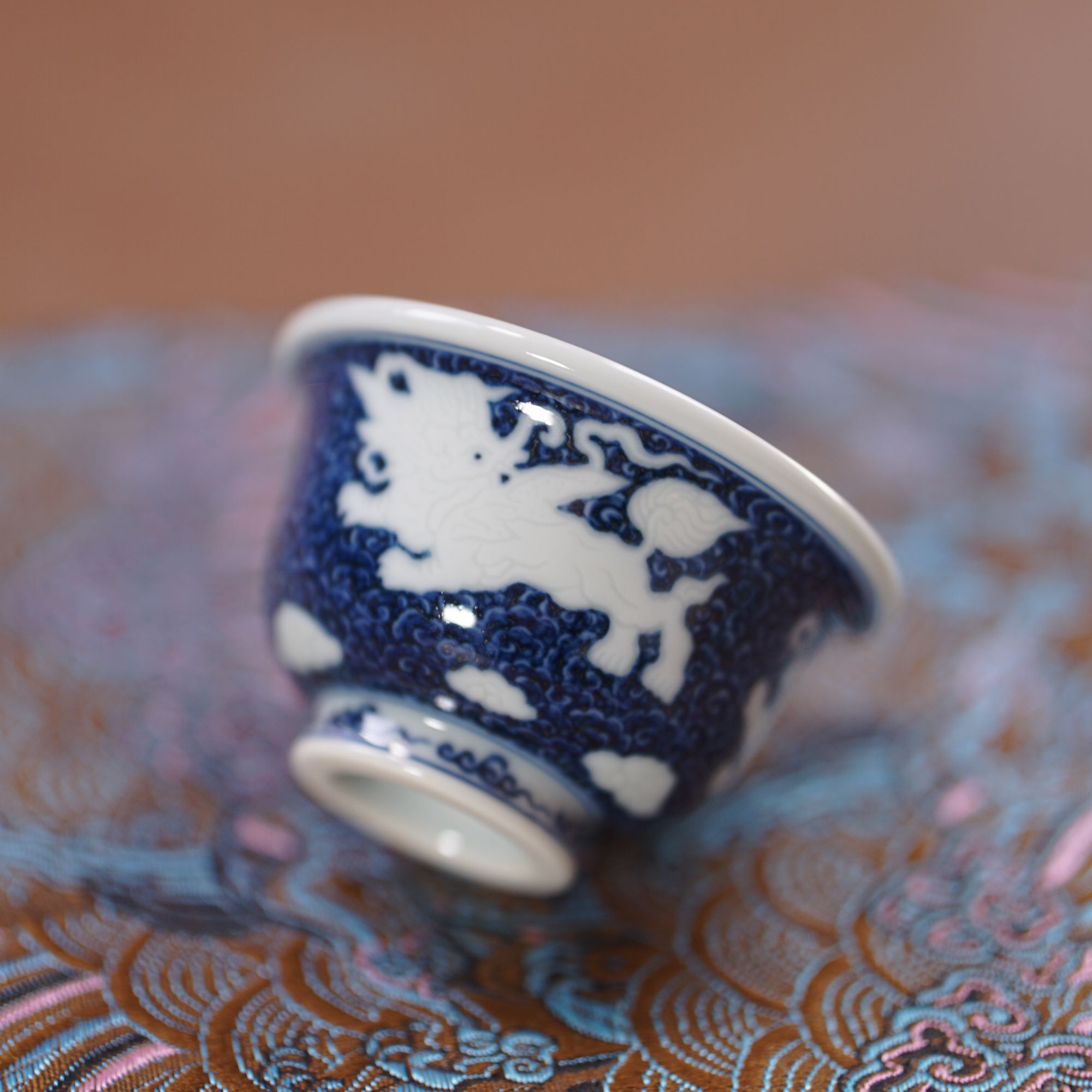 【宣之堂】-暗刻流云飞象纹压手杯